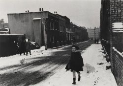 2000-lightyearsfromhome:  Snow in Bethnal