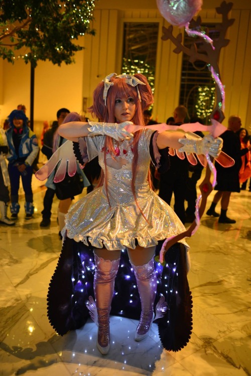 ignotae:  cifera:  ahhhhh such a nice hallway shot of my ultimate madoka cosplay!! photo by martin wong!  THERE SHE IS  MISS UNIVERSE