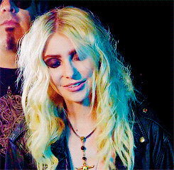 fantasticmomsen-blog:   I am a female and I’m psyched that people are liking it.