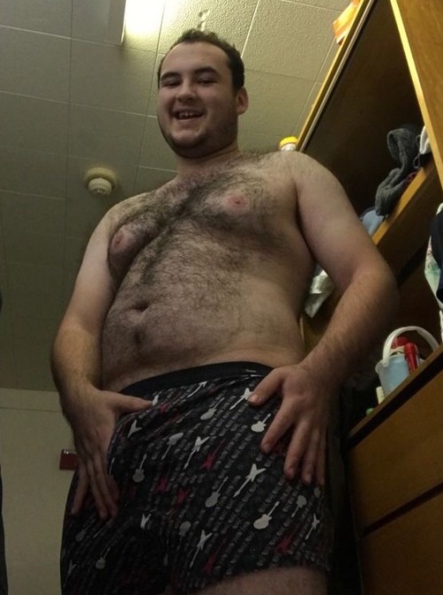 kabutocub:  adam-and-chubs: Adam-and-Chubs #78  https://maximillionmiles.tumblr.com  sexy AND awesome. Go follow this cub. ;)  You beautiful man ❤️