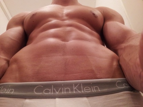 champagne-paradise:  unfffffff   Damn