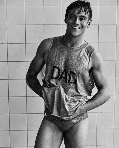 lovethephantoms:  Tom Daley by Bartek Szmigulski 