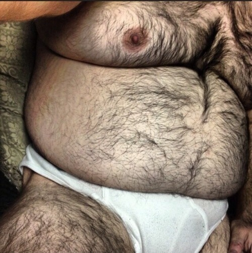 alexunderbear:  THIS should be the ideal for male beauty, not chiseled six-packed skinny male models! 