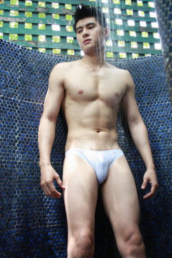 thozeasianboys:  http://thozeasianboys.tumblr.com/ 