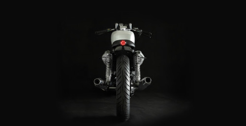 XXX caferacerpasion:  Wow! Moto Guzzi 750 Cafe photo