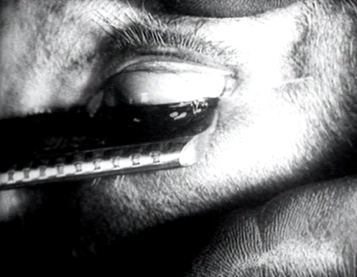 ltno43:  Un chien andalou - Luis Buñuel - 1929 (21 min)