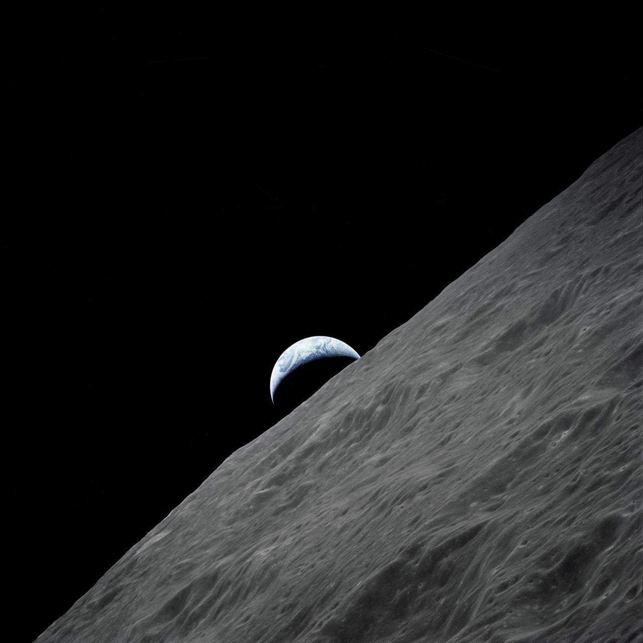 The crescent Earth rises above the Moon’s horizon in this photograph taken from the Apollo 17 spacecraft in lunar orbit during its final lunar landing mission in the Apollo program. [4095 × 4093] via /r/spaceporn http://ift.tt/2rPE2DB