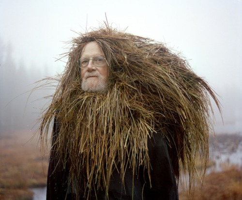 mymodernmet: Playful Seniors Wear Organic Materials to Personify Nature