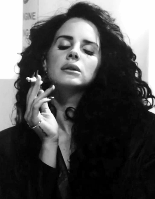 summertime-noir:  Been trying hard not to get into trouble, but I got a war in my
