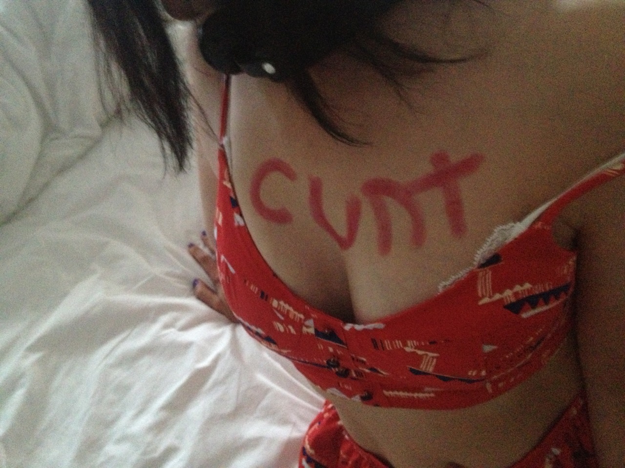 daddyslittlemodel2:  My Daddy writes my name on me then makes me suck his cock. 