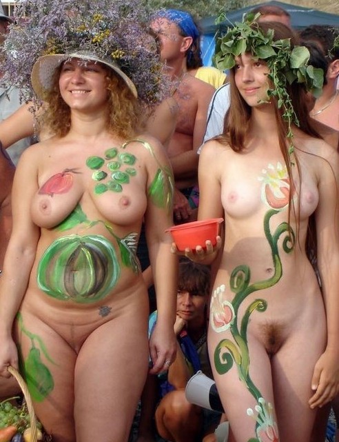 douchesworld:  #nudists #naturists #fkk #nudebeach #nudistcamp #nudepageant #bodypainting