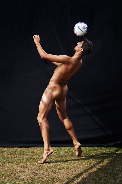 Porn Pics fazmeutipo:  Omar Gonzalez by Finlay MacKay