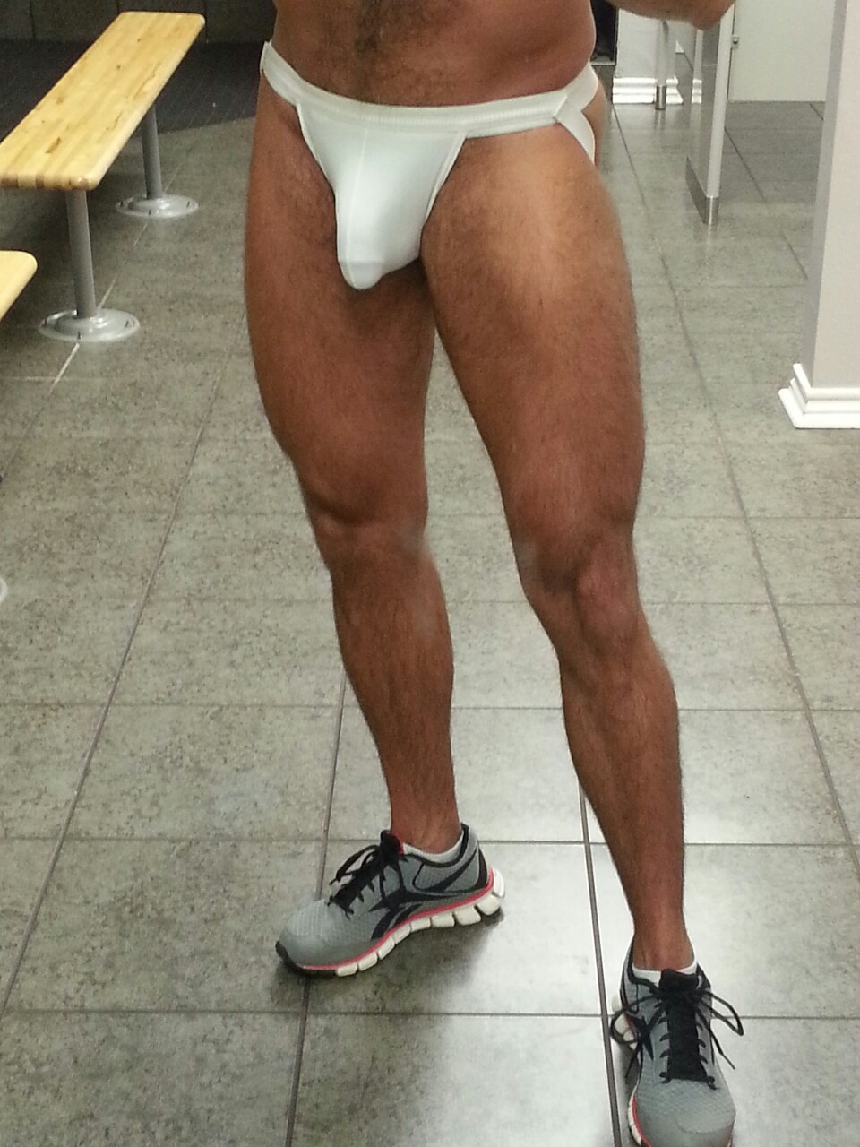 retromusclemenhairydadsnspeedos:  southboundduke:  Lockerrom selfies of southboundduke.