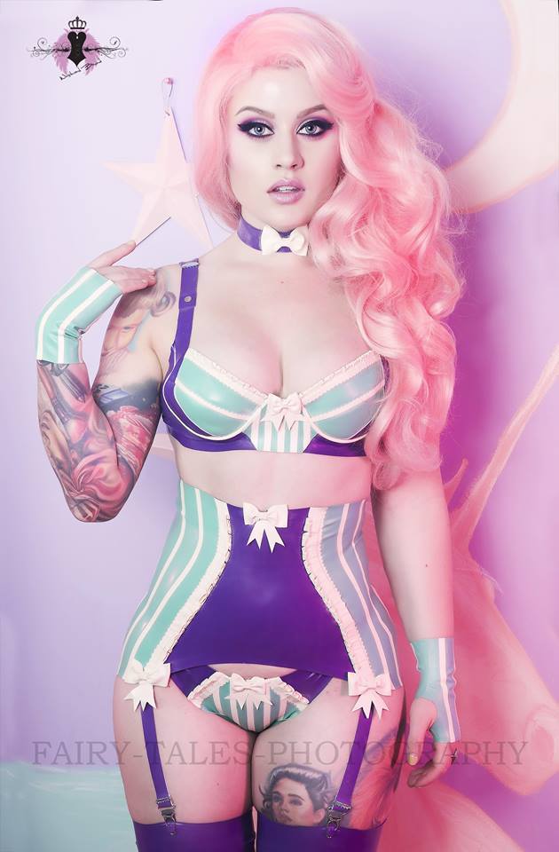 colorfulkink:  Model:  Kelly Eden  Outfit:  Westward Bound  Photo:  Fairy-Tales-Photography