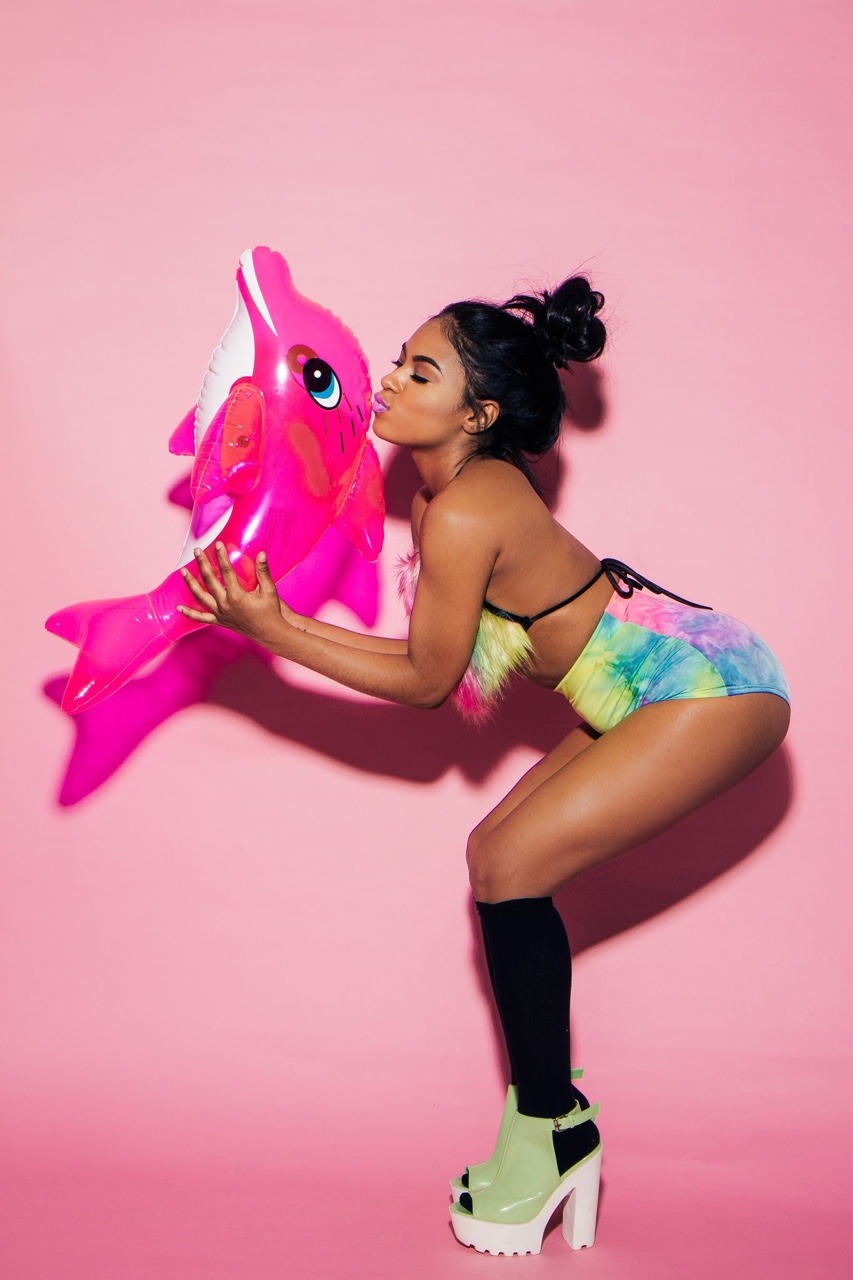 londonzhiloh:Shot by : jabarijacobs | make up: @akashahaze | pieces by : @glitterdeath
