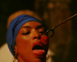 methhomework:  when someone attractive offers you food   How I await the pussy