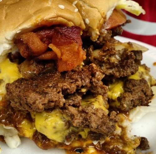 whatlifetimeisthis:  thotdreyhepburn:  blkoutqueen:  jiahpleasechill:  afro-arts:  Ann’s Snack Bar  ✨Home of the world famous Ghetto Burger!✨  Atlanta, GA  CLICK HERE for more black owned businesses!   B I T C H  Yo wait this is where I live  Miss