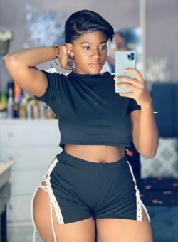 princejazziedad:DeliciouslySexy. Curvy. BootiDelicious Mami.Ms Ama_Endorsed…… ❤️💜💚