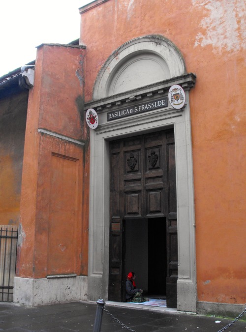 Entrata, Basilica di Santa Prassede all’Esquillino, Roma, 2009.A minor basilica from the 9th century