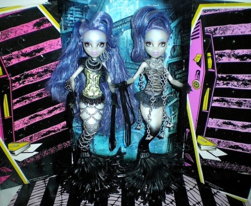 “Basic” Sirena(s) Von Boo.Left, basic. Right, new outfit & hairstyle.
