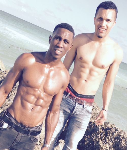 dominicanblackboy:  Cute!😍