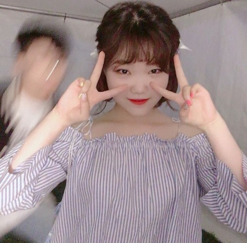 helloakmu: akmu_suhyun 하 정말 혼자 찍고싶다ㅎ서울대 즐거웠어요 akmu_suhyun ha i really want to take [the pi