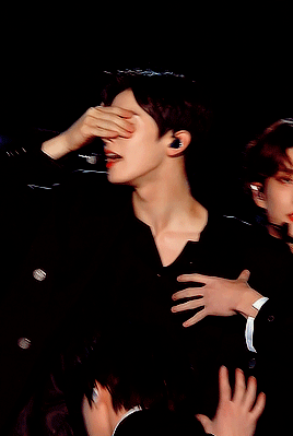 dazzlingkai:  (191013) sbs super concert ♡ eunwoo ; all night