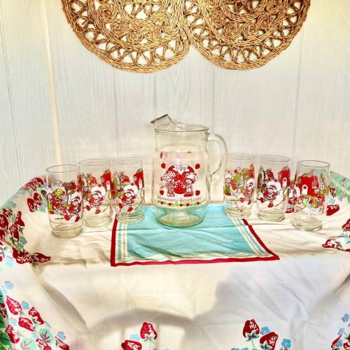 figdays:    Vintage Strawberry Shortcake pitcher and glass set //  PicassosStudio  