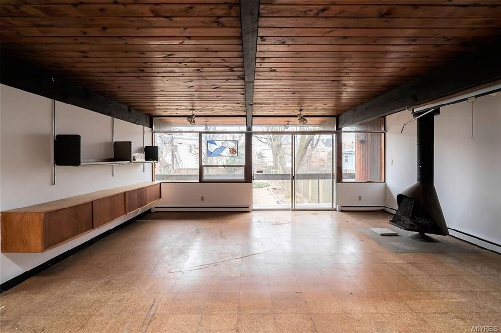 househunting:   $165,000/4 br/2000 sq ft Buffalo, NY   