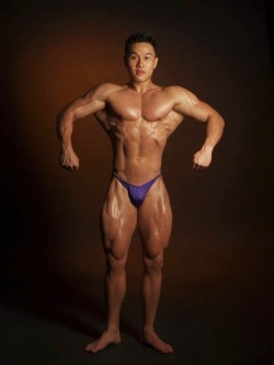 princekc:  Asian beefcake <3 