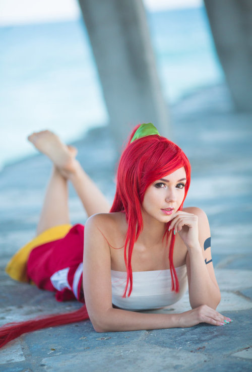 cosplaybeautys:  Alexia-Muller as Erza Scarlet  Instagram: https://www.instagram.com/alexiamuller.cosplay/