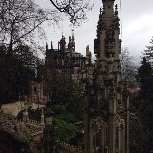 ghostlywatcher:Beautiful Sintra, Portugal.by @saintjoan