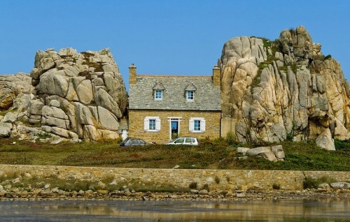 ryanpanos: Castle Meur: The House Between The Rocks | Via Castel Meur, also known as La Ma