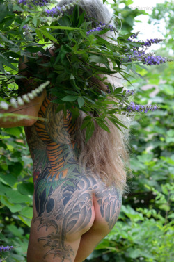 theburninglotus:  The light was so muted and the vitex tree was so pretty that I thought I would do my ‘nature girl’ routine. I’m ready for summer and naked at Hippie Hollow! 