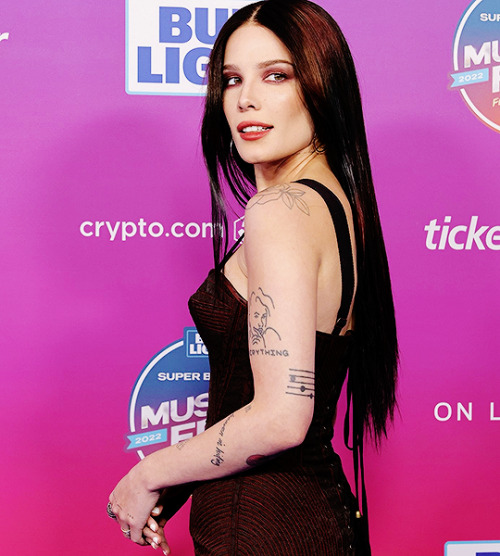 gettingscrazy: Halsey - attends the 2022 Bud Light Super Bowl Music Fest at Crypto.com Arena in Los