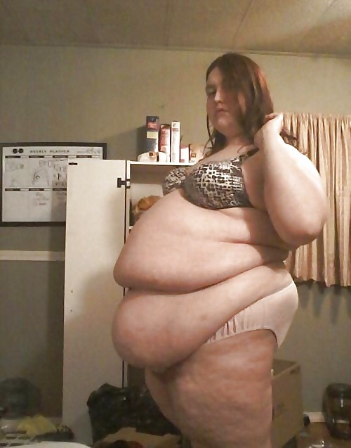 largessbbwwomanpics:  Wanna fuck a horny BBW woman? - CLICK HERE!