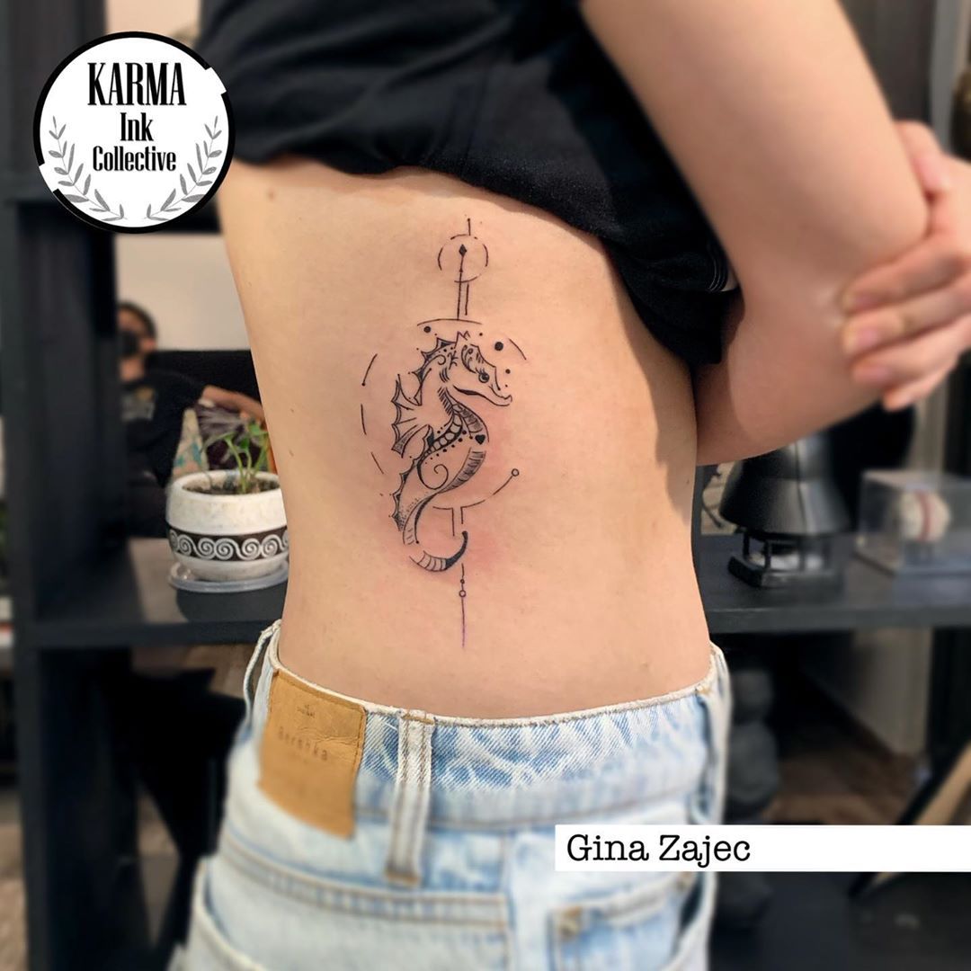 Karma Ink Collective — Tatuaje de caballito de mar Seahorse tattoo ...