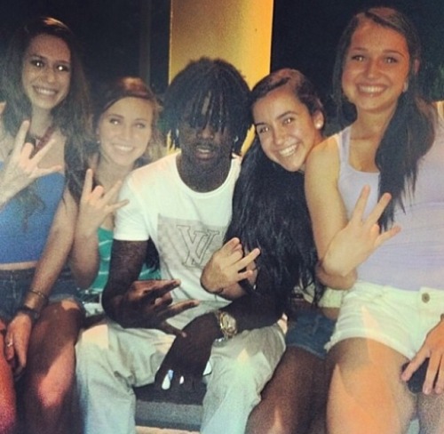 nsh117:  theyoungdoneezy:  st3fan00:  Geekers  a white dads nightmare  their the one white girl fail