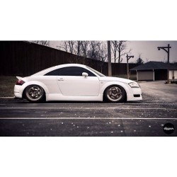 ruinedstance:  #snowflake // #ruind #audi