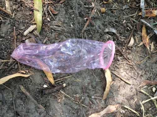 Unknown beautiful used condom! Damn, it looks so sexy!