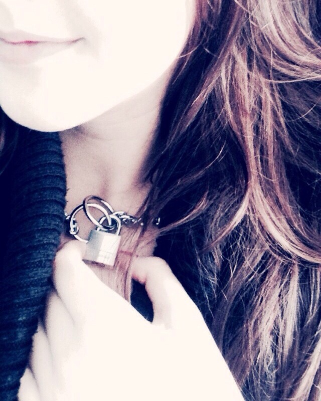 becomingtiger:  becomingtiger:  &lt;3  how I wear my chain in public vs how I