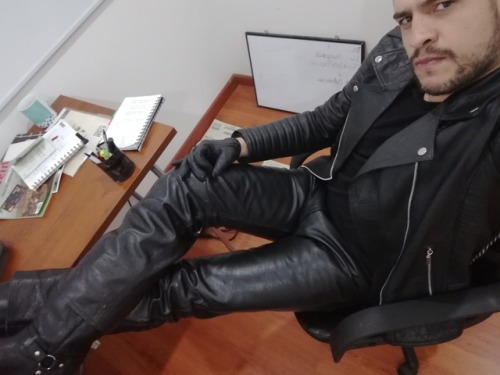 blackleatherbikerjacket: tie him up, please