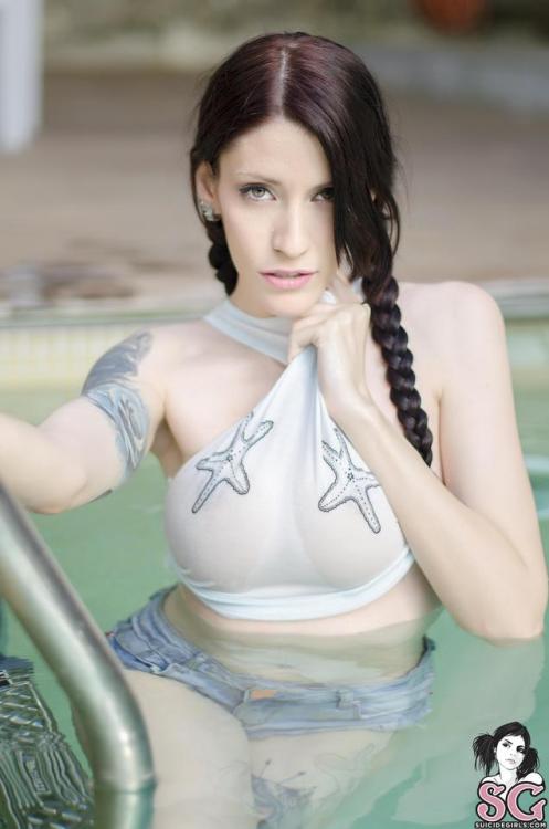 weshouldgooutsidesgfan:  Nery - Warm Days (½)SuicideGirl Set (May.23.2017)Instagram: @nery_eagle