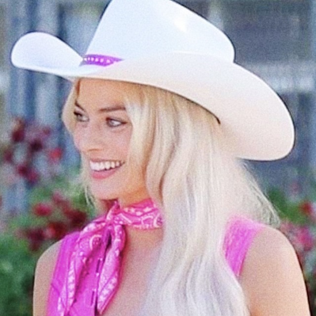 margot robbie style icon hollywood powerhouse - Margot Robbie: A Style Icon And Hollywood Powerhouse