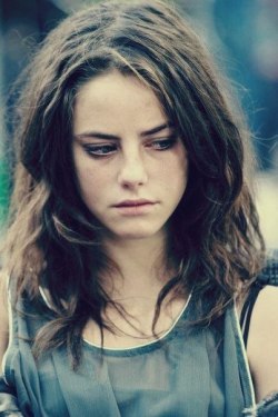 cigarettes-and-effy:  poor bby 