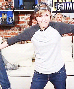 mydrunkkitchen:  tatiianamaslany:  Hannah’s awesome dance skills (x)  It’s okay