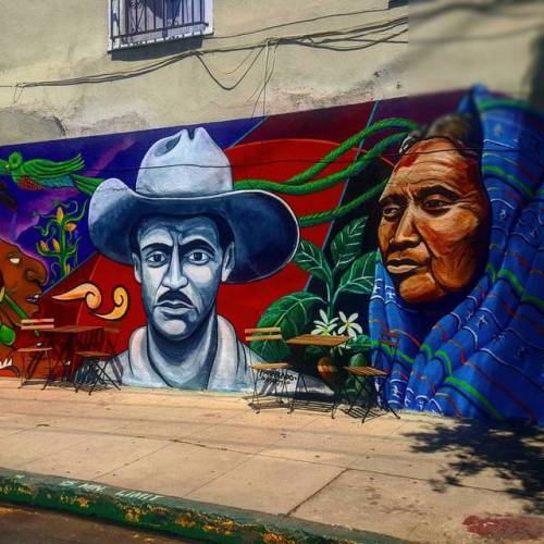 #art in #elbarrio - Great meeting today at @antiguacoffeehouse #figueroa