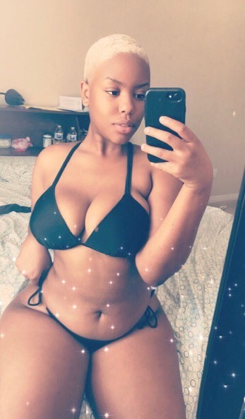 jennysayshello:  black-women-beauty:   😍