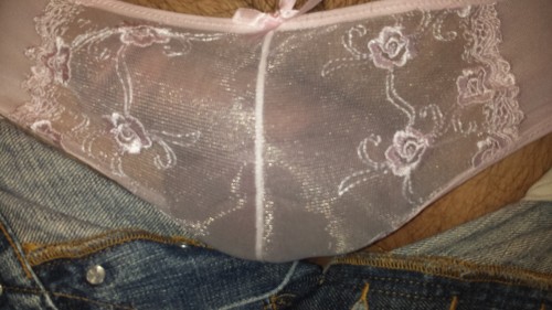 likelickvid:  lace under jeans today…to the side is much more comfortable.