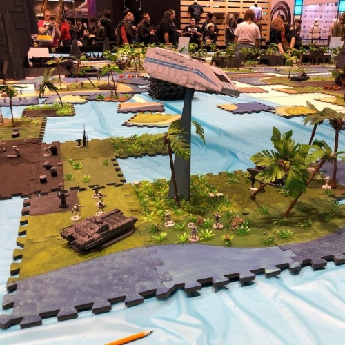 ‪There’s a Starspeeder 3000 at the Diorama builder’s! #StarWarsCelebration‬ https://www.instagram.co